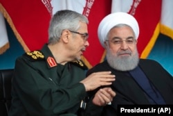 Iranski predsjednik Hasan Ruhani (desno) i načelnik Generalštaba oružanih snaga general Muhamud Husein Bagheri
