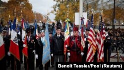 Veterani okupljeni uoči početka manifestacije u Parizu