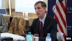 Американскиот амбасадот во Македонија, Пол Волерс.