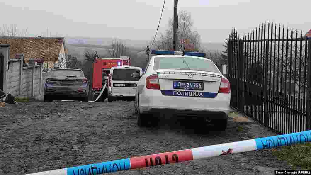 Po informacijama Ministarstva unutrašnjih poslova Srbije, vatrogasci-spasioci su na teren došli za manje od 15 minuta od izbijanja vatre i ugasili požar.