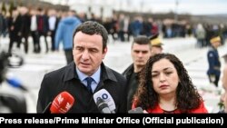  Lider Pokreta Samoopredeljenje Aljbin Kurti i Vršiteljica dužnosti predsednika Kosova Vjosa Osmani.