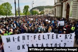 Tüntetés a CEU-ért 2017 áprilisában