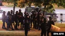 Forțele de ordine detașate la proteste