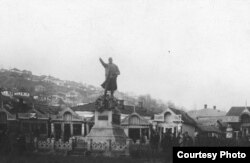 Monumentul generalului Stan Poetaș