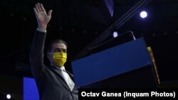 În 12 noiembrie 2021 a fost ultima ședință PNL la care a participat fostul președinte, acesta urmând să își facă un nou partid. Imagine de la Congresul PNL din 25 septembrie 2021.