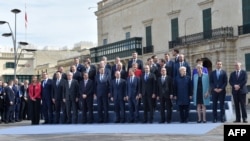 Лідери країн-членів ЄС позують для спільного фото. Мальта, лютий 2017 року