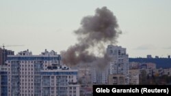 Dim iznad Kijeva nakon napada ruske bespilotne letjelice, 2. novembar 2024.