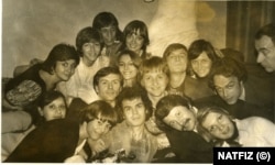 Надежда Сейкова със студенти.