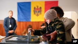 Голосование на выборах 28 сентября 