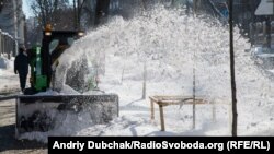 Ukraine -- snow and icicles on the roofs of Kyiv, 05Mar2018