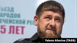 Lideri i Çeçenisë, Ramzan Kadyrov gjatë një sesioni në Grozni