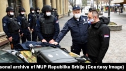 Ministar unutrašnjih poslova (MUP) Srbije Aleksandar Vulin tokom uručivanja opreme Kopnenoj zoni bezbednosti, 12 decembra 2020.