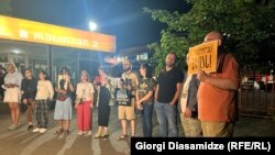 ჟურნალისტების აქცია „რუსთავი 2“-თან.