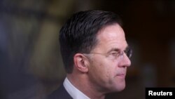 La recenta Conferință de securitate de la Munchen, premierul olandez în exercițiu, Mark Rutte, le-a spus celorlalți lideri europeni: „Ce-ar fi să nu ne mai văietăm pe tema lui Trump și să ne luăm securitatea în serios, ajutând Ucraina?”