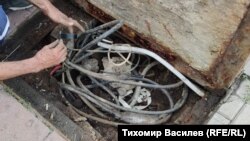 Шахтата пред болница "Св. Иван Рилски"