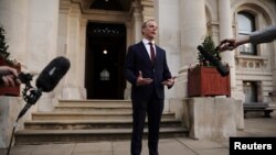 Ministar spoljnih poslova Velike Britanije i vršilac dužnosti premijera Dominik Rab