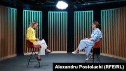 Annette Widmann-Mauz, fostă ministră pentru migrație în guvernul Merkel, în dialog cu Cristina Popușoi, gazda podcastului „Pe Agendă”.