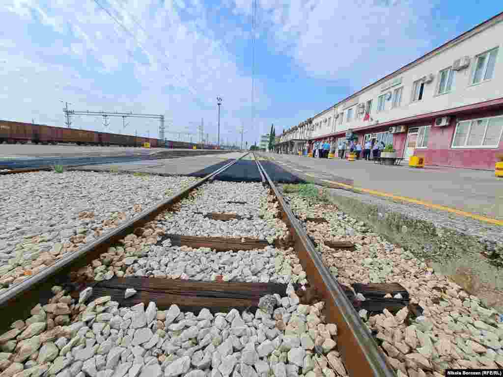 Otpravnici vozova iz Željezničke infrastrukture Crne Gore obustavili su rad 22. avgusta, zaustavivši lokalni i međunarodni saobraćaj na pruzi Beograd – Bar. Kažu da su na to bili primorani zbog ignorisanja njihovih zahtjeva za povećanje plata od strane menadžmenta i Ministarstva saobraćaja.