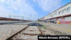 Otpravnici vozova i dispečeri Željezničke infrastrukture obustavili rad čime je zaustavljen željeznički saobraćaj u Crnoj Gori. Podgorica, 22. avgust 2025.