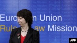 Catherine Ashton tokom posete Prištini