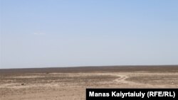 Безжизненная степь, Каракиянский район. Местные власти, изучив температурные показатели, отказались вводить в регионе режим чрезвычайной ситуации