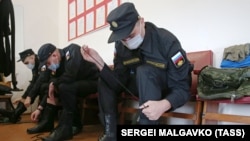 Перший день кримського призовника на російській військовій службі