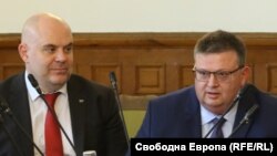 Иван Гешев (вляво) и Сотир Цацаров