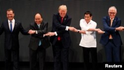 Дональд Трамп и другие политики на саммите АСЕАН в Маниле, 13 ноября 2017