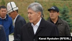 Алмазбек Атамбаев.