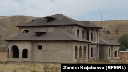 VIP-городок «Идеал Хаус», продажу которого расследовала журналистка Эльнура Алканова.