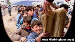 Refugjatët kosovarë në Kukës, më 20 prill 1999