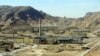 O vedere generală a centralei nucleare din Isfahan, situată la sud de Teheran, din martie 2005.