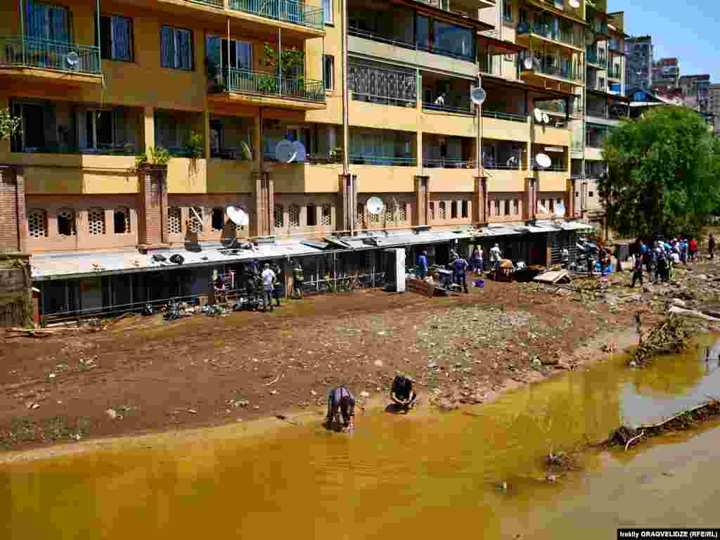 სიტუაცია ამირეჯიბის გამზირის გასწრივ - სტიქიის შემდეგ და ამჟამინდელი ინფრასტრუქტურა. 2015 წლის 13 ივნისი - 2019 წლის 12 ივნისი