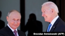 Vladimir Putin (stânga) și Joe Biden (dreapta), la întâlnirea lor de la Geneva, 16 iunie 2021