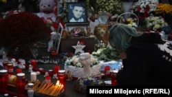 Građani pale svijeće u "Davidovom srcu" u centru Banjaluke 5. oktobar 2018.