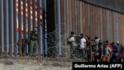 Migranti na granici SAD i Meksika