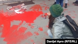 Србија - Протест пред Градското собрание во Нови Сад 