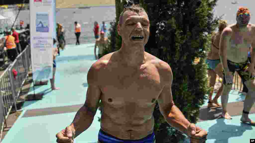 Pavlo Tovcik a célbaérés pillanatában. Az ukrán veteránok a verseny után úgy nyilatkoztak, számukra ez nem csak az állóképességről szólt, hanem arról is, hogy visszanyerjék az irányítást a háború által megtépázott testük felett, és megosszák gyógyulásukat a világgal