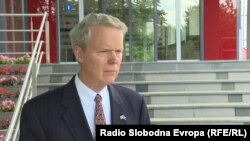 Američki ambasador u Prištini Greg Delavi 