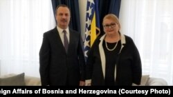 Šefica diplomatije BiH Bisera Turković i ambasador Ukrajine za BiH i Hrvatsku Vasilj Kirilič u Sarajevu (26. januar 2021.)