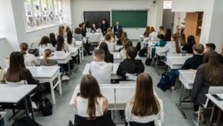 „Chiar dacă sunt niște subiecte tragice, nu trebuie să le uităm”. Copiii învață despre foametea din 1946-1947