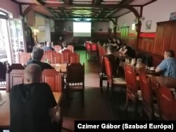 Van példa kocsmai szurkolásra – más sportágak esetében