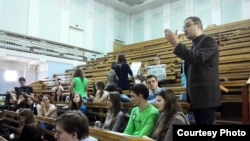 Протесты студентов РГГУ против лекции Николая Старикова (архивное фото)