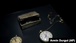 Lični predmeti žrtava pronađeni su u masovnim grobnicama