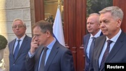 Membri ai delegației Rusiei, la Istanbul, cu ocazia primei etape de negociere, de pe 16 mai.