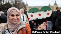 Прослави во Сирија, Блискиот Исток и европските градови по падот на Асад