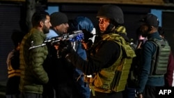 Indijski vojnik u Pahalgamu, Kašmir, 22. 4. 2025.