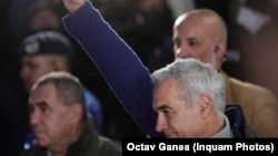 Călin Georgescu, la ieșirea de la audierile de la Parchetul General din București, de pe 26 februarie 2025. 