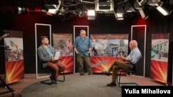 Иван Святченко, Василе Ботнару и Оазу Нантой в кишиневской студии Свободной Европы