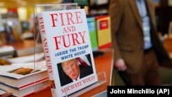 Knjiga "Vatra i bijes - Unutar Trumpove Bijele kuće"
